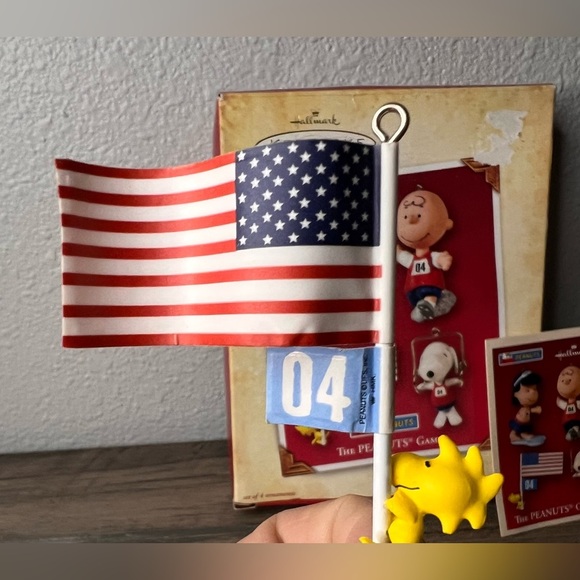 Hallmark 2004 The Peanuts Games 4 Christmas Ornaments Snoopy, Lucy Charlie Brown - Picture 12 of 15